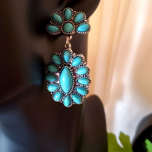 turquoise Lakeshore Earrings - Picture 4 of 6